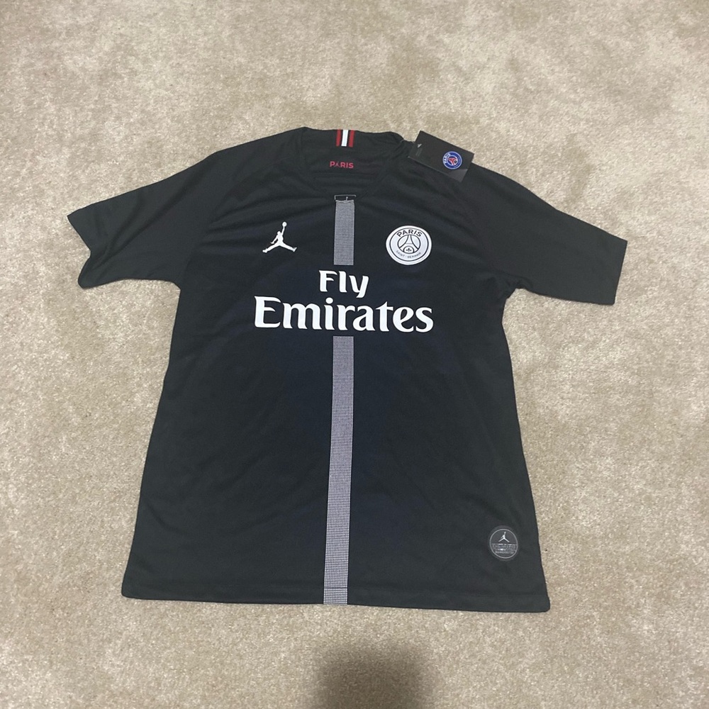 Jordan fly emirates jersey size large never worn.